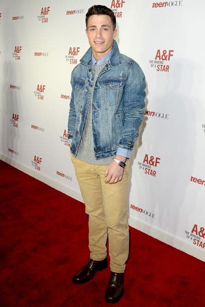 Colton Haynes’s Denim Jacket, Cable Knit & Tan Chinos Outfit
