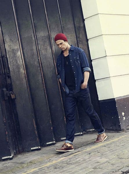 Chris Hemsworth’s Denim Shirt & Red Beanie Outfit