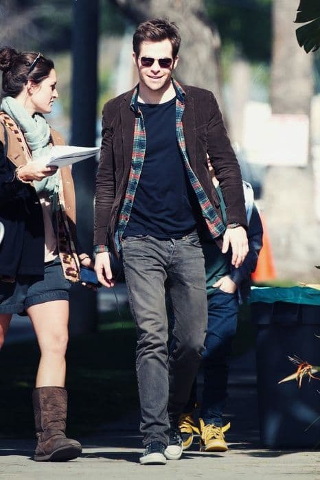 Chris Pine’s Brown Corduroy Blazer & Plaid Shirt Outfit